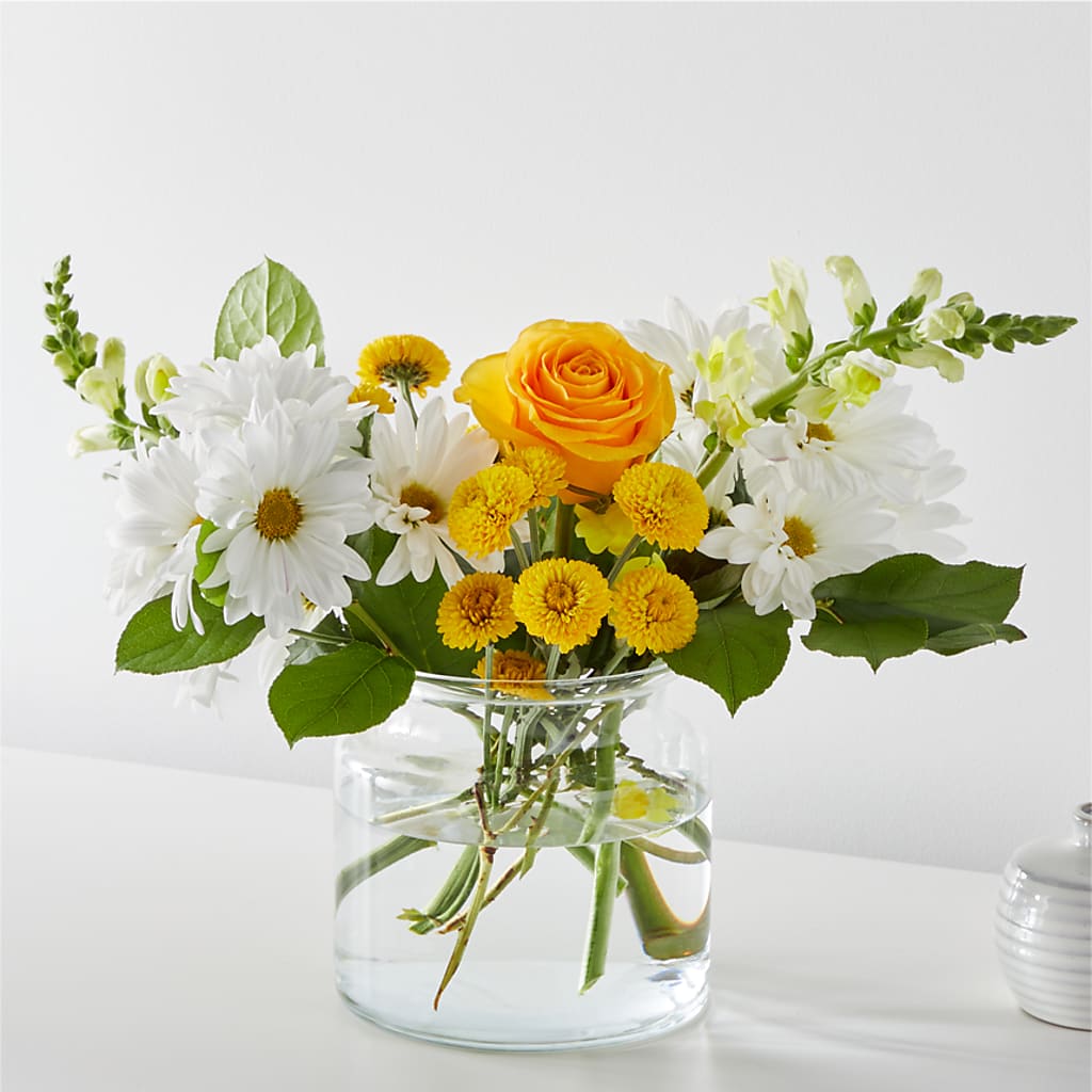 Sun Salutation Bouquet – DANNY'S FLOWERS & GIFTS, Livonia MI