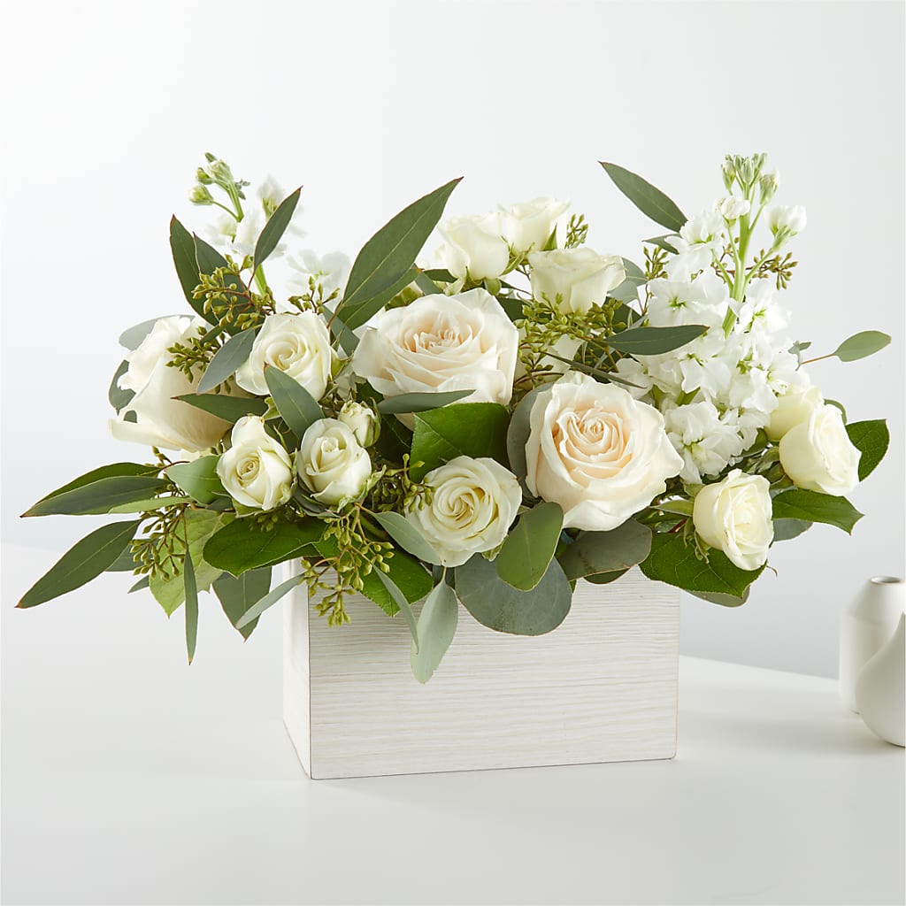 Fresh Linen Box Bouquet – DANNY'S FLOWERS & GIFTS, Livonia MI
