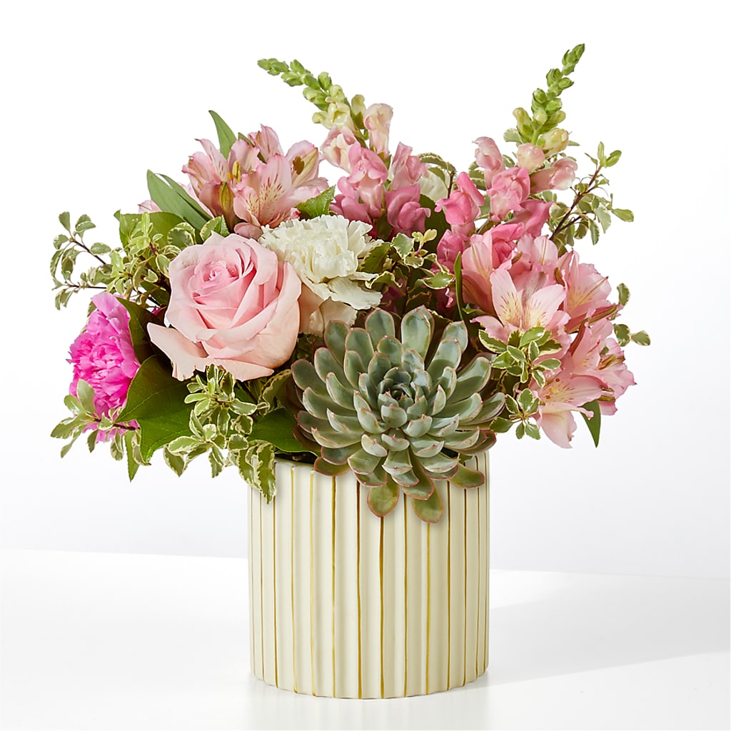 Magenta Musings Bouquet – DANNY'S FLOWERS & GIFTS, Livonia MI