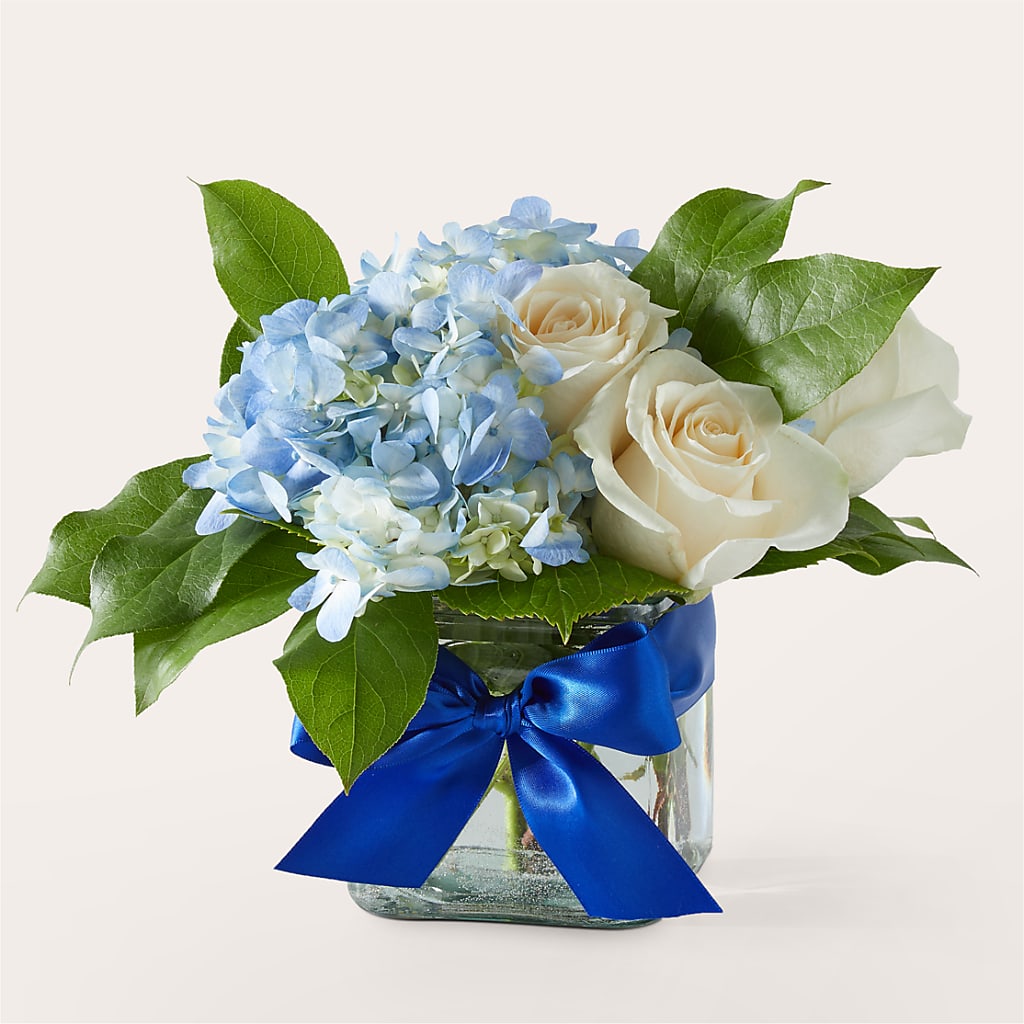 Sky Blue Delight Bouquet – DANNY'S FLOWERS & GIFTS, Livonia MI