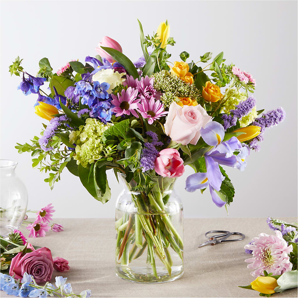 Pastel Tradition - A Florist Original – DANNY'S FLOWERS & GIFTS, Livonia MI