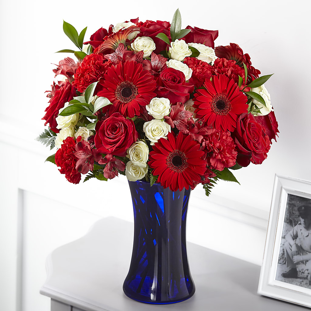 Hearts Embrace Bouquet – DANNY'S FLOWERS & GIFTS, Livonia MI