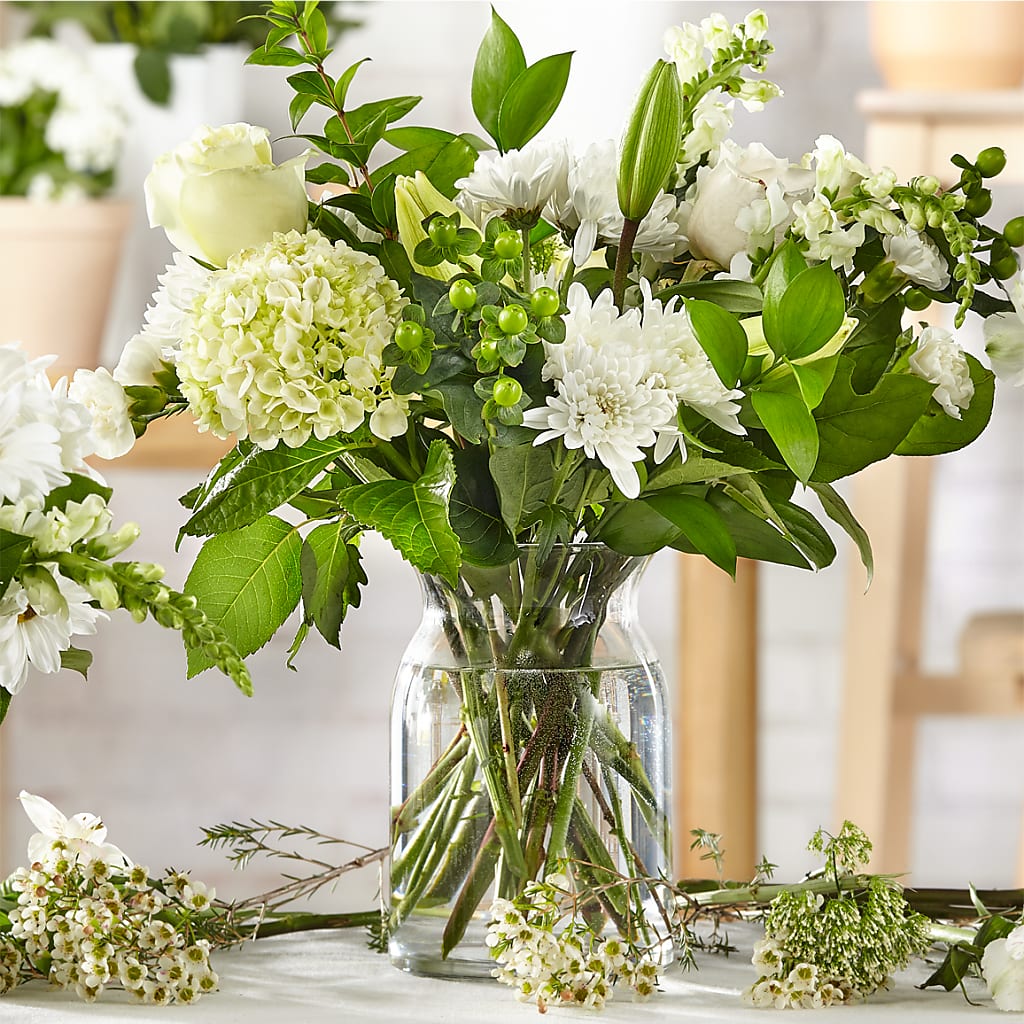 Classic Ivory – A Florist Original – DANNY'S FLOWERS & GIFTS, Livonia MI