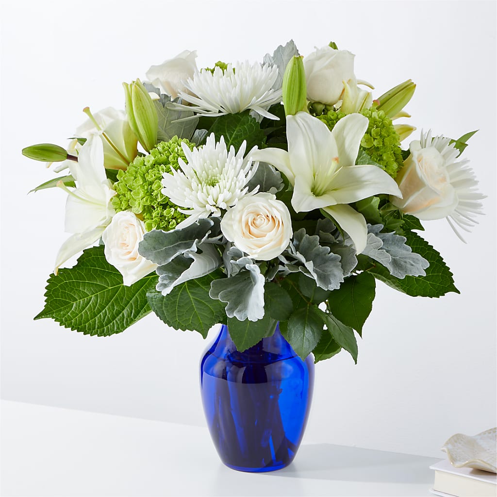 Snowy Dreams Bouquet – DANNY'S FLOWERS & GIFTS, Livonia MI