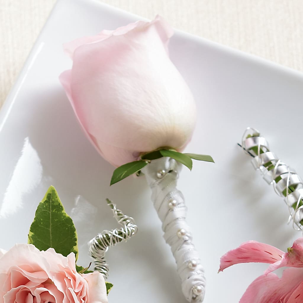Pink Rose Boutonniere – DANNY'S FLOWERS & GIFTS, Livonia MI