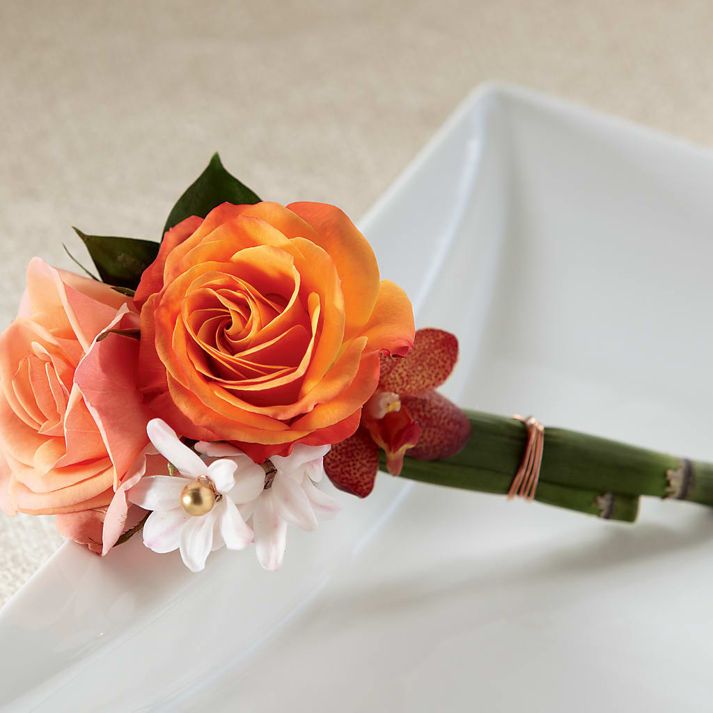 Sunset Dream Boutonniere – DANNY'S FLOWERS & GIFTS, Livonia MI