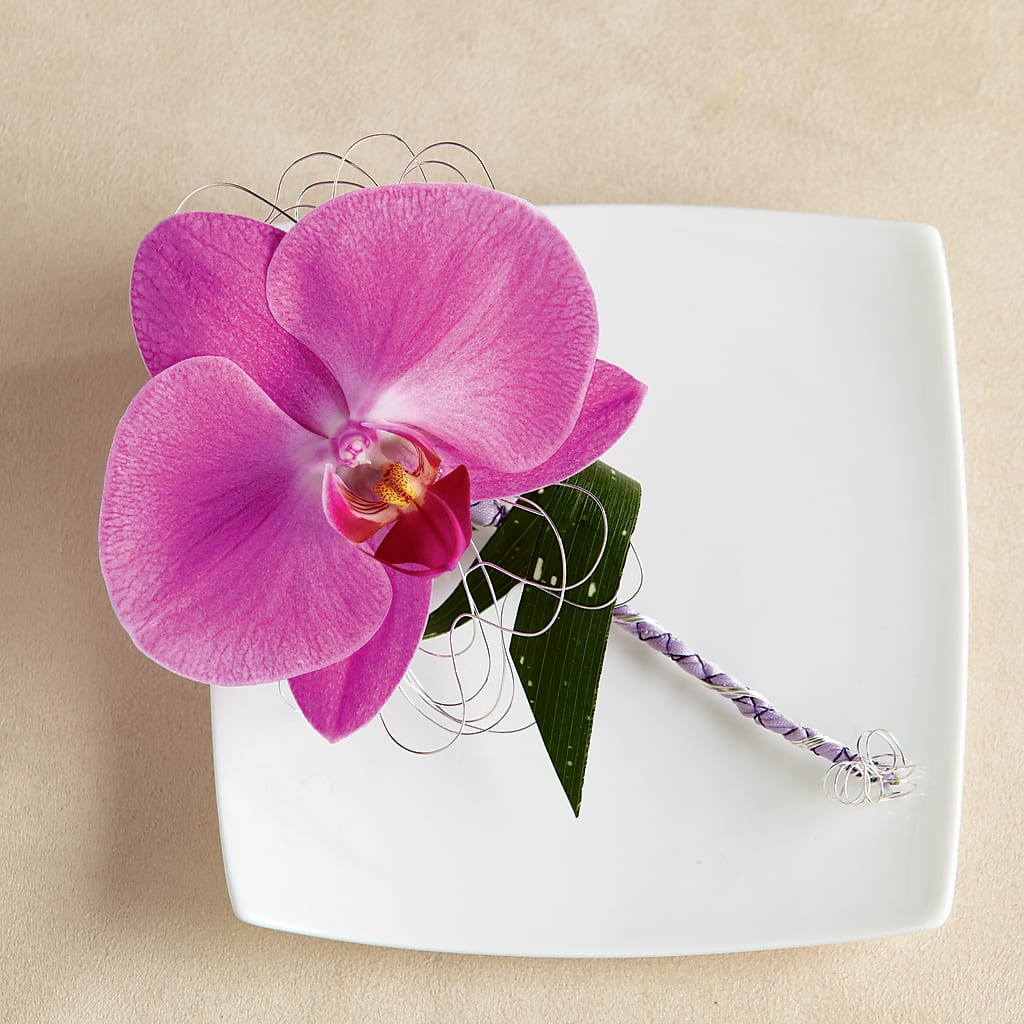 Glorious Boutonniere – DANNY'S FLOWERS & GIFTS, Livonia MI