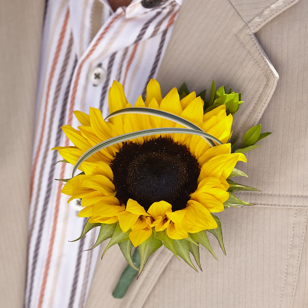 Free Spirit Boutonniere – DANNY'S FLOWERS & GIFTS, Livonia MI
