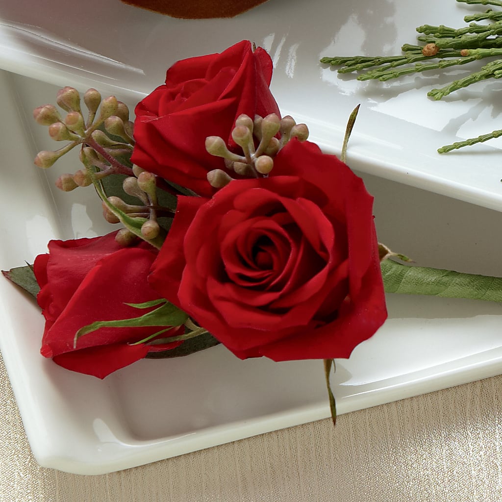 Red Spray Rose Boutonniere – DANNY'S FLOWERS & GIFTS, Livonia MI