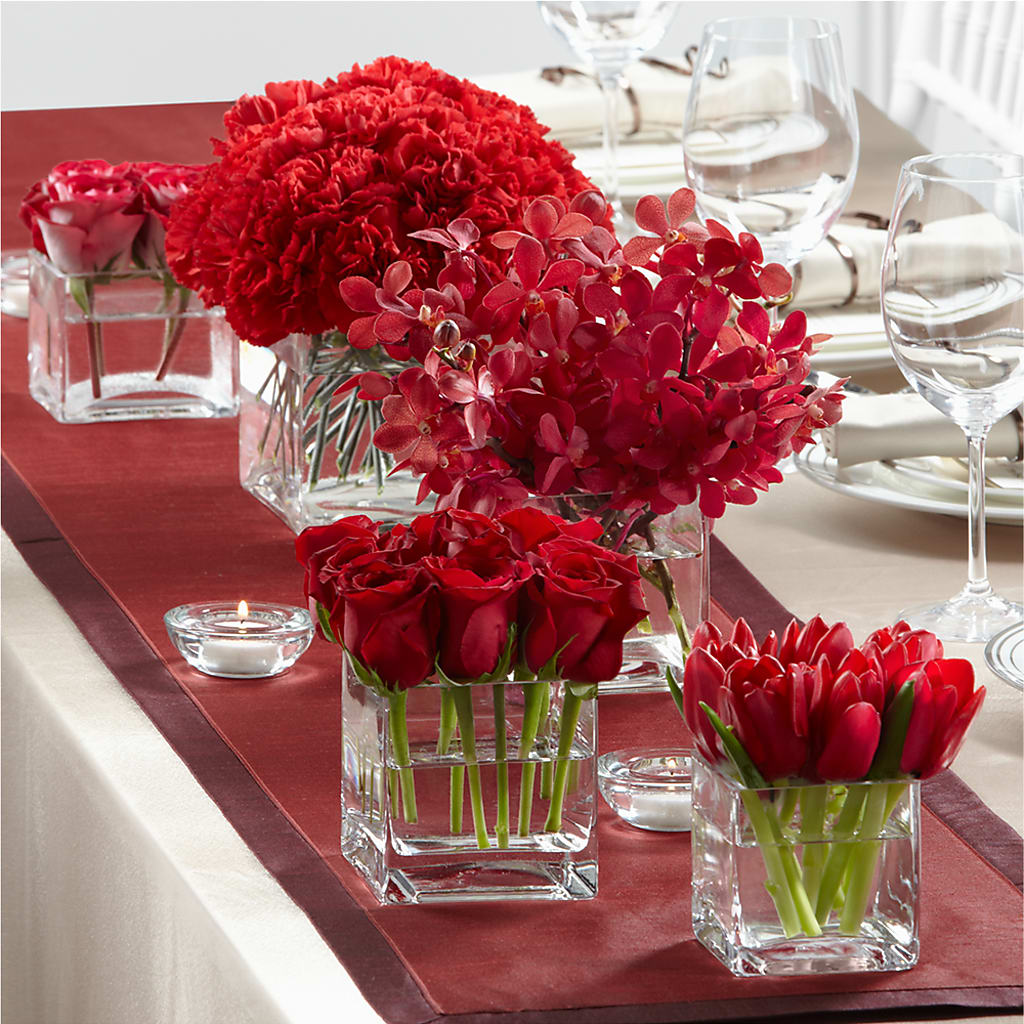 Modern Grace Centerpiece – DANNY'S FLOWERS & GIFTS, Livonia MI