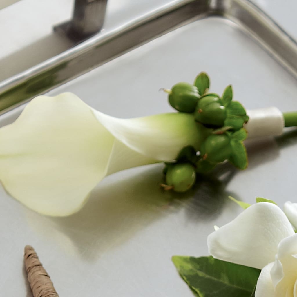 White Calla Boutonniere – DANNY'S FLOWERS & GIFTS, Livonia MI