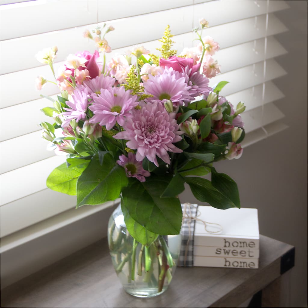 Pastel Tradition - A Florist Original – DANNY'S FLOWERS & GIFTS, Livonia MI
