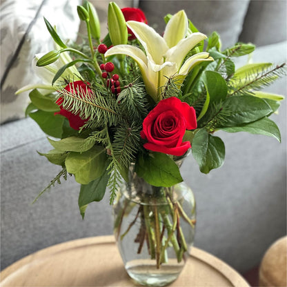 Sparkling Snowflakes Bouquet – DANNY'S FLOWERS & GIFTS, Livonia MI