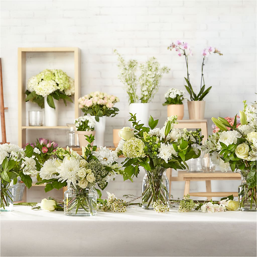 Classic Ivory – A Florist Original – DANNY'S FLOWERS & GIFTS, Livonia MI