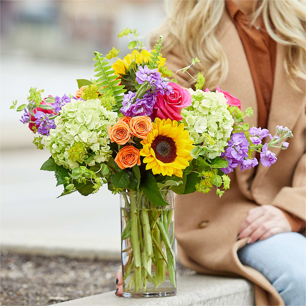 Vibrant Greetings Bouquet – DANNY'S FLOWERS & GIFTS, Livonia MI